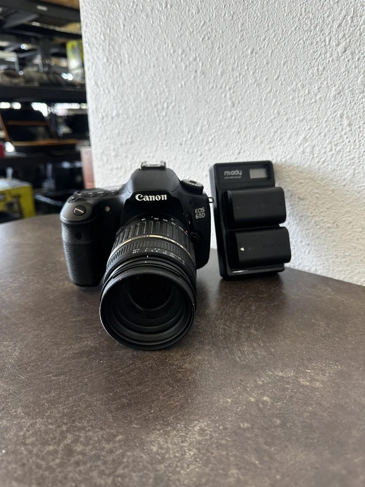 Canon EOS 60D EF-S 18-200mmレンズセット Amazon.com : Canon EOS 60D 18 MP CMOS Digital SLR Camera with 18