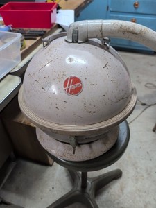 Vintage HOOVER CONSTELLATION ball Canister Vacuum Model 84