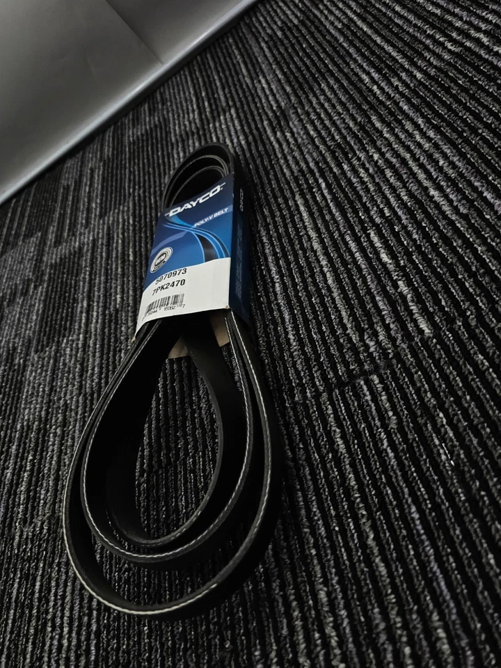 Cinturón serpentino Dayco 5070973 7PK2470 poli acanalado para Nissan Armada 2005-2015 Foto 3 de 4