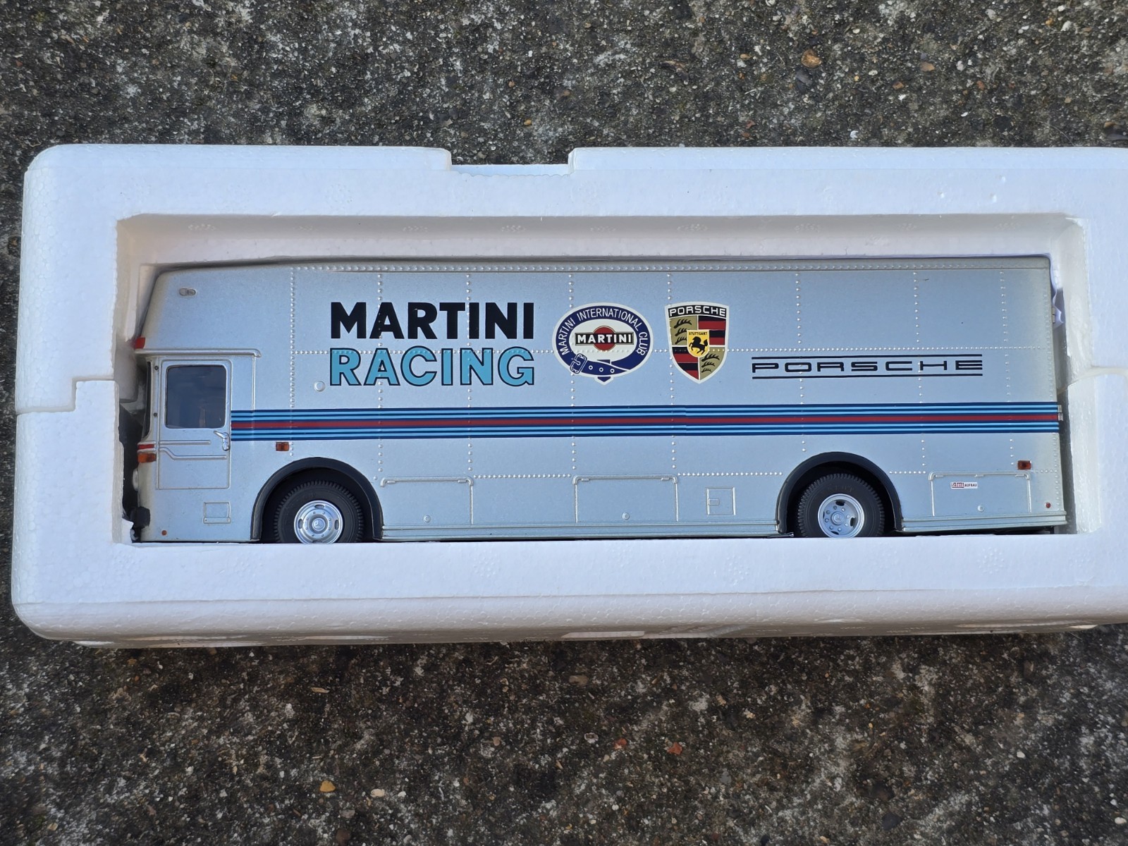 Premium Classi XXs ポルシェ MARTINI Racing Premium ClassiXXs 1/43 Scale Martini Racing Mercedes Transporter