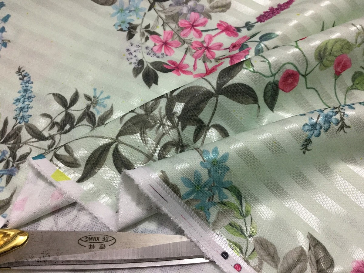 Tissu Jacquard Stretch à Motifs Roses Et Rayures - Pour Rideaux, Robes, Coussins - Neuf