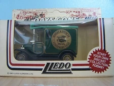 Lledo Days Gone DG6 025A 1920 Model T Ford Van Marks & Spencer