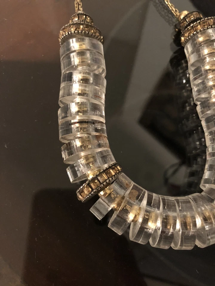 Colar de cristal médio vintage Giles & Brother Bro Lucite e ouro metal misto - Imagem 2 de 4