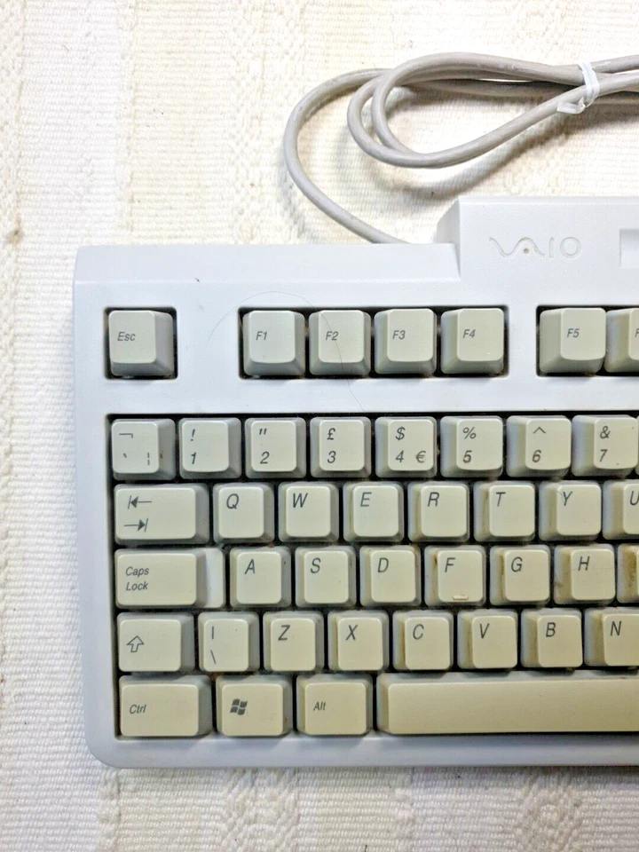 SONY VAIO Qwerty Keyboard PS2 Connection Model No: PCVA-KB4P/E - Image 4 of 4