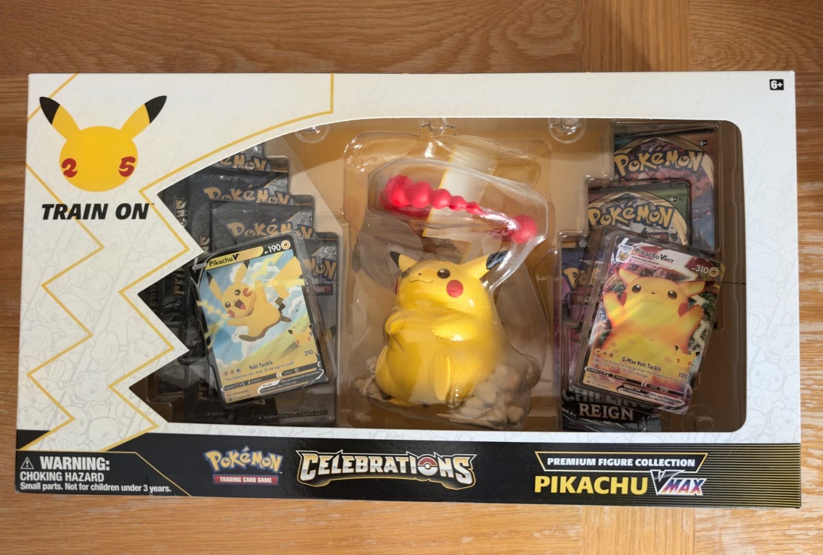 Pokémon TCG Celebrations Pikachu VMAX 25th Anniversary Premium Figure Collection