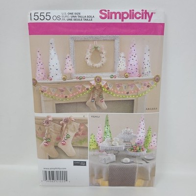 Simplicity 1555 Christmas Decorations Sewing Pattern Elaine Heigl Trees Stocking