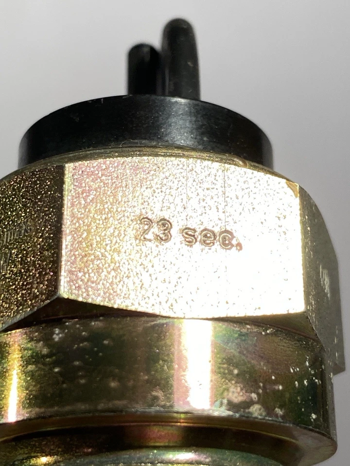 NOS Genuine OEM Mercedes GLOW PLUG HEATER TEMPERATURE SENSOR W123 300D 300CD - Image 3 of 4