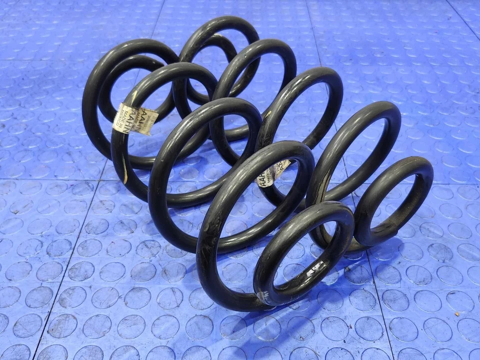 Juego de dos muelles helicoidales de suspensión trasera Chevy Tahoe Suburban 15-20 20985932 Foto 3 de 4