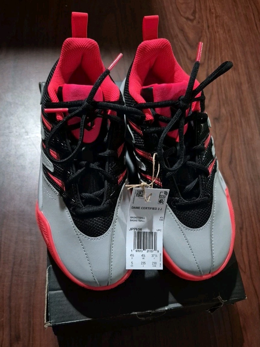 Adidas Dame Certified 3 J Kids Size 5 Brand New With Box Bas