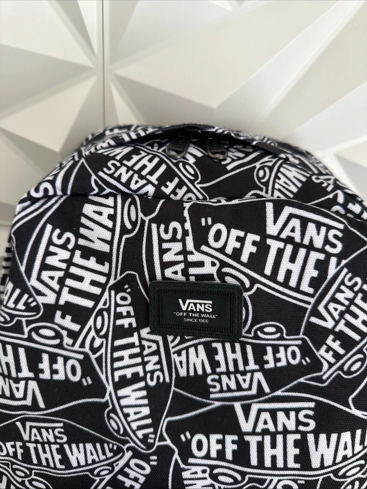 Mochila Vans Old Skool lll B Off The Wall preta e branca estampa de logotipo - Imagem 2 de 4