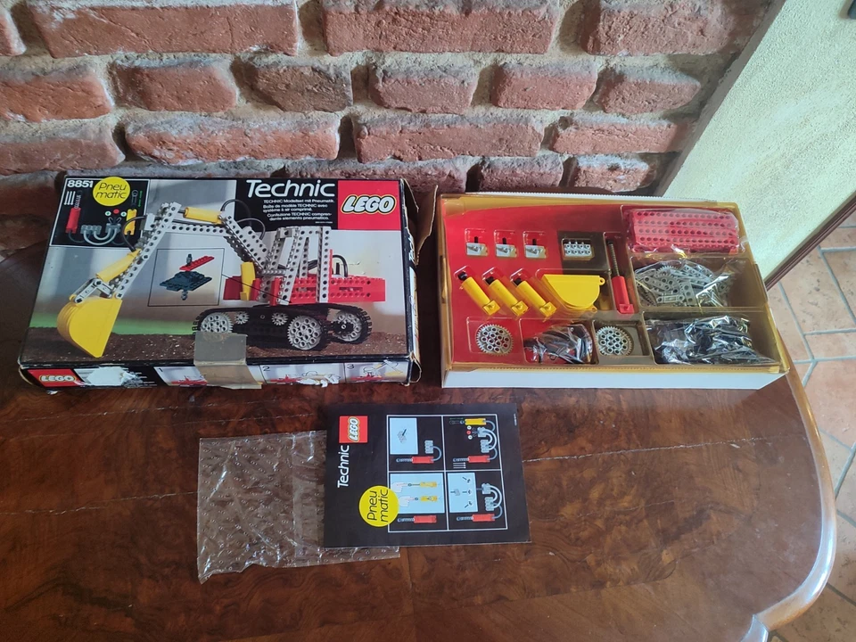LEGO Technic 8851 Excavator, foto 3 di 5