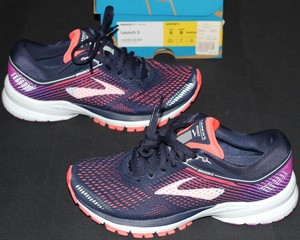 brooks women's pittsburgh launch 6 running shoes