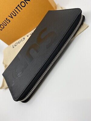 Louis Vuitton X Supreme Zippy Wallet. M67723. Black Epi Louis Vuitton X Supreme Zippy Wallet. M67723. Black Epi