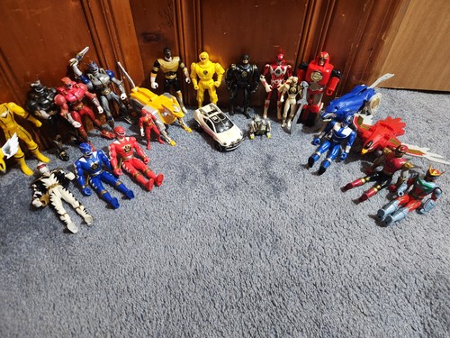 Power Rangers 22 pc Mixed Lot Action Figures & Classic Zords