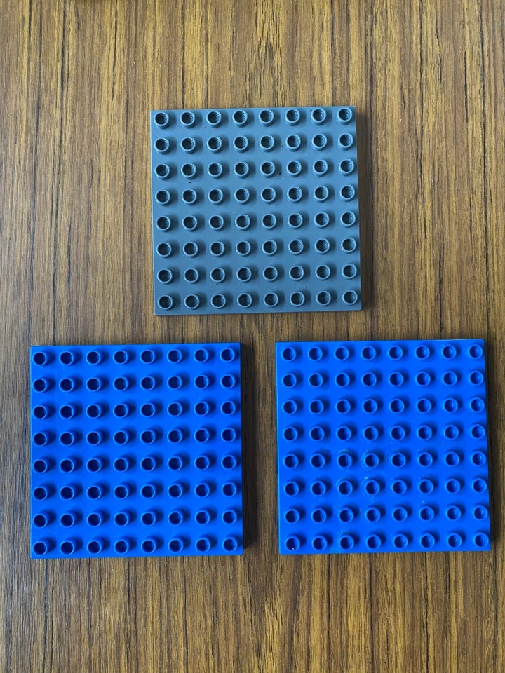 3x Duplo base plates, 2 blue 1 grey 8 x 8 12.5cm x 12.5 cm - image 2 of 3
