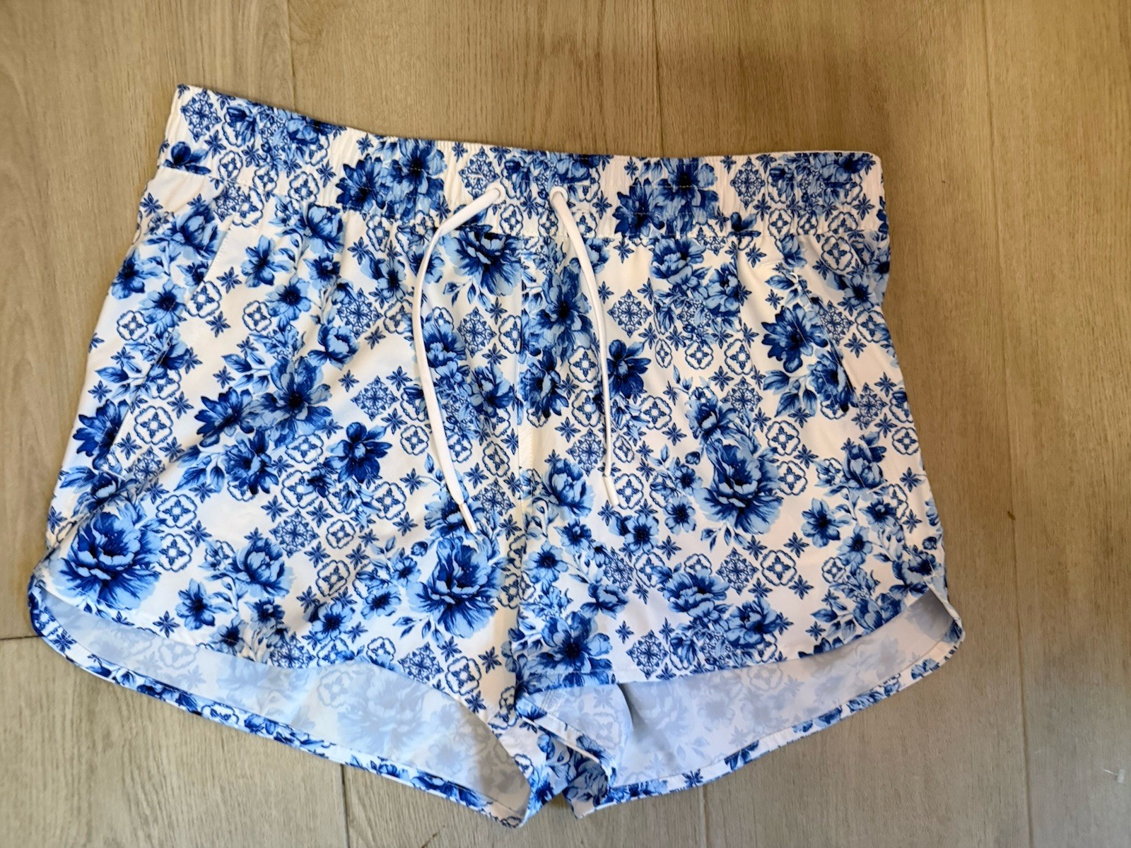 Women's Lands' End Blue White Floral Swim Shorts Size 14