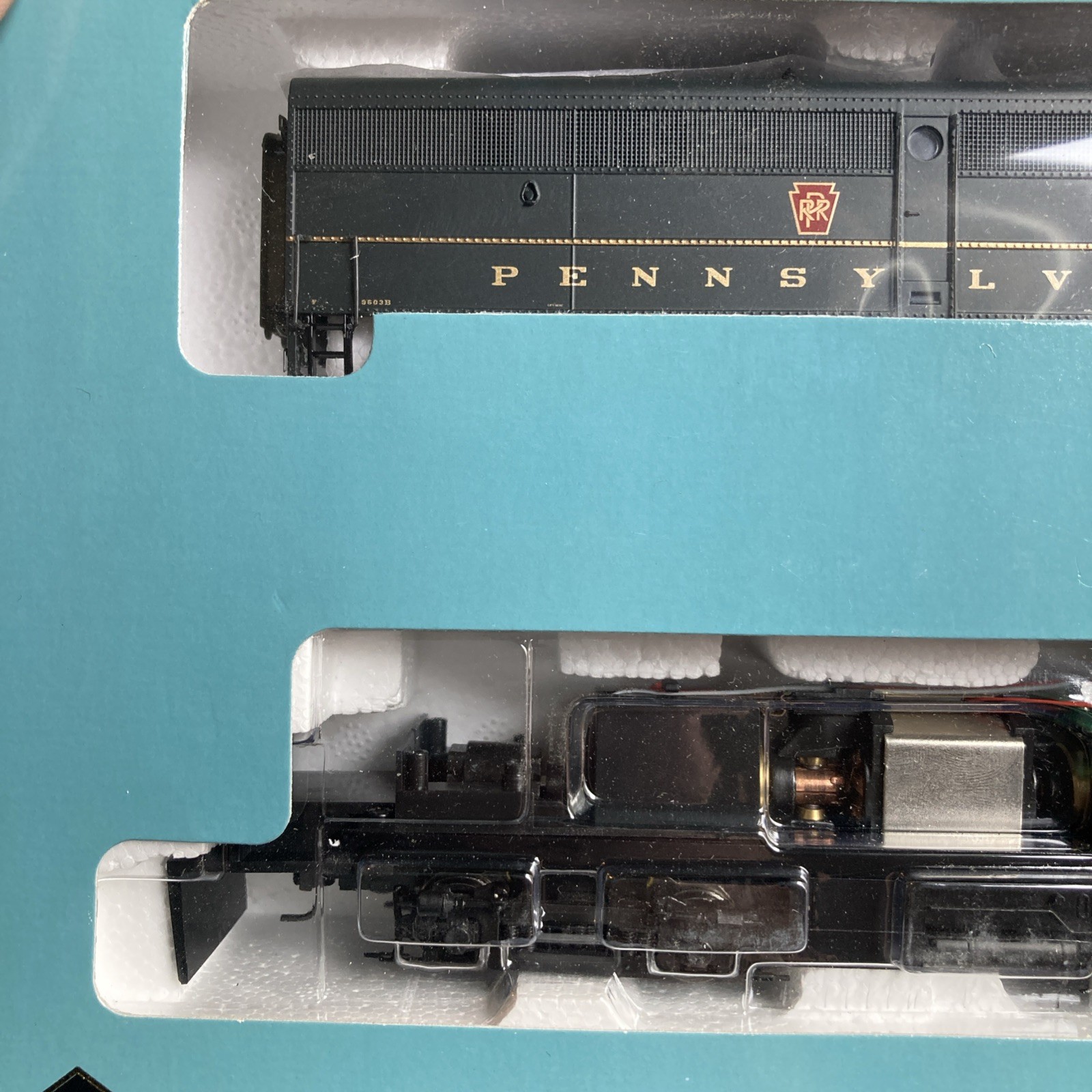 Proto 2000 HO Scale Diesel FA 1 & FB1 Pennsylvania Both Powered DCC Ready thumbnail 7