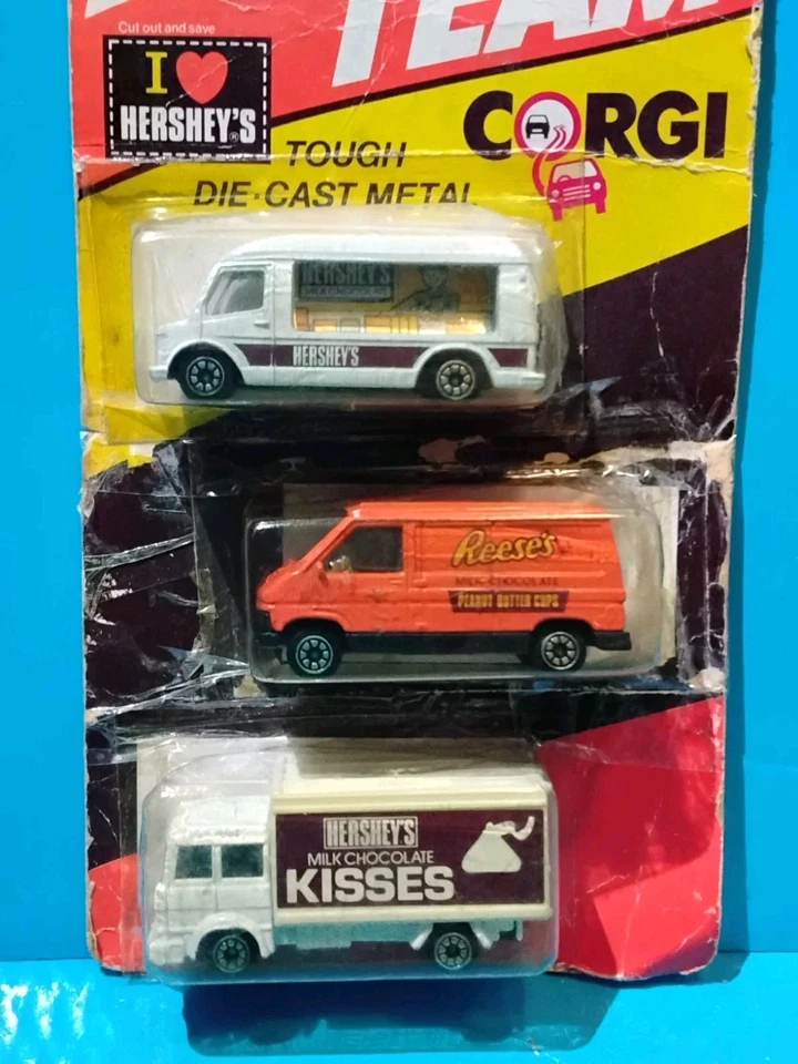 CORGI HERSHEY'S MILK CHOCOLATE DELIVERY TEAM 3-PACK MERCEDES-BENZ RENAULT IVECO  - Image 2 of 4