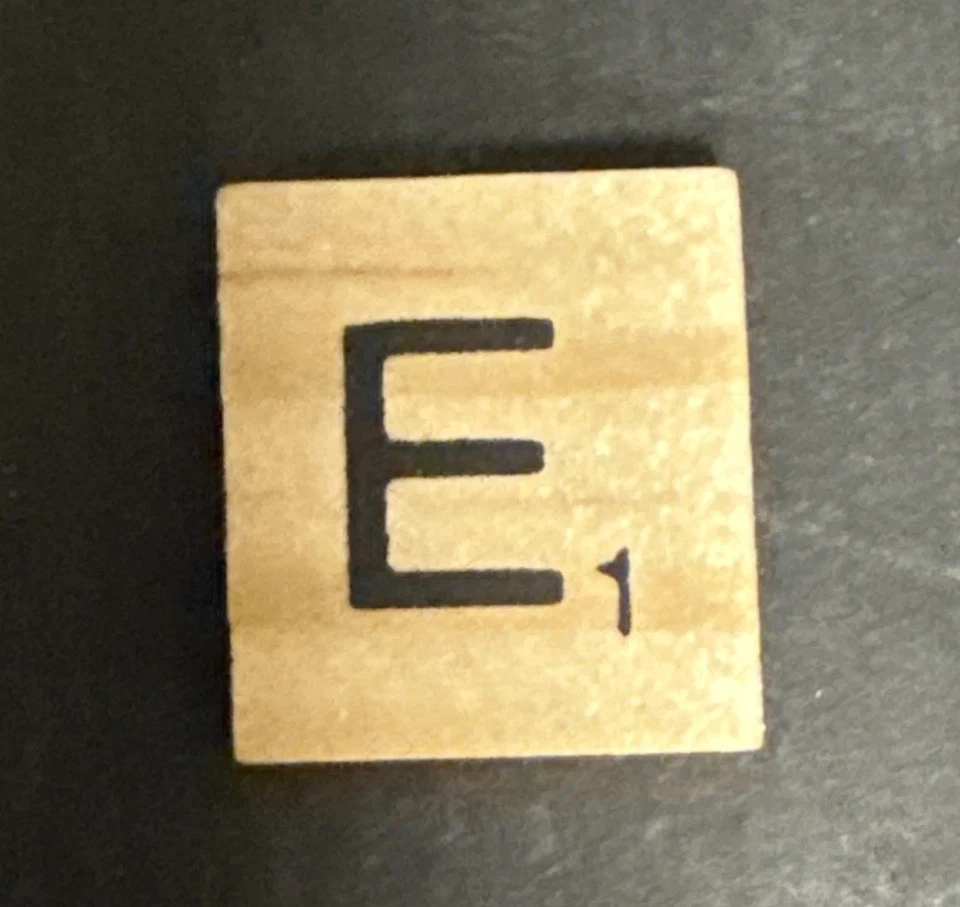 Super Scrabble Crossword Game 200 Wood Tiles Word Hasbro 2004 100% Complete - Image 4 of 4