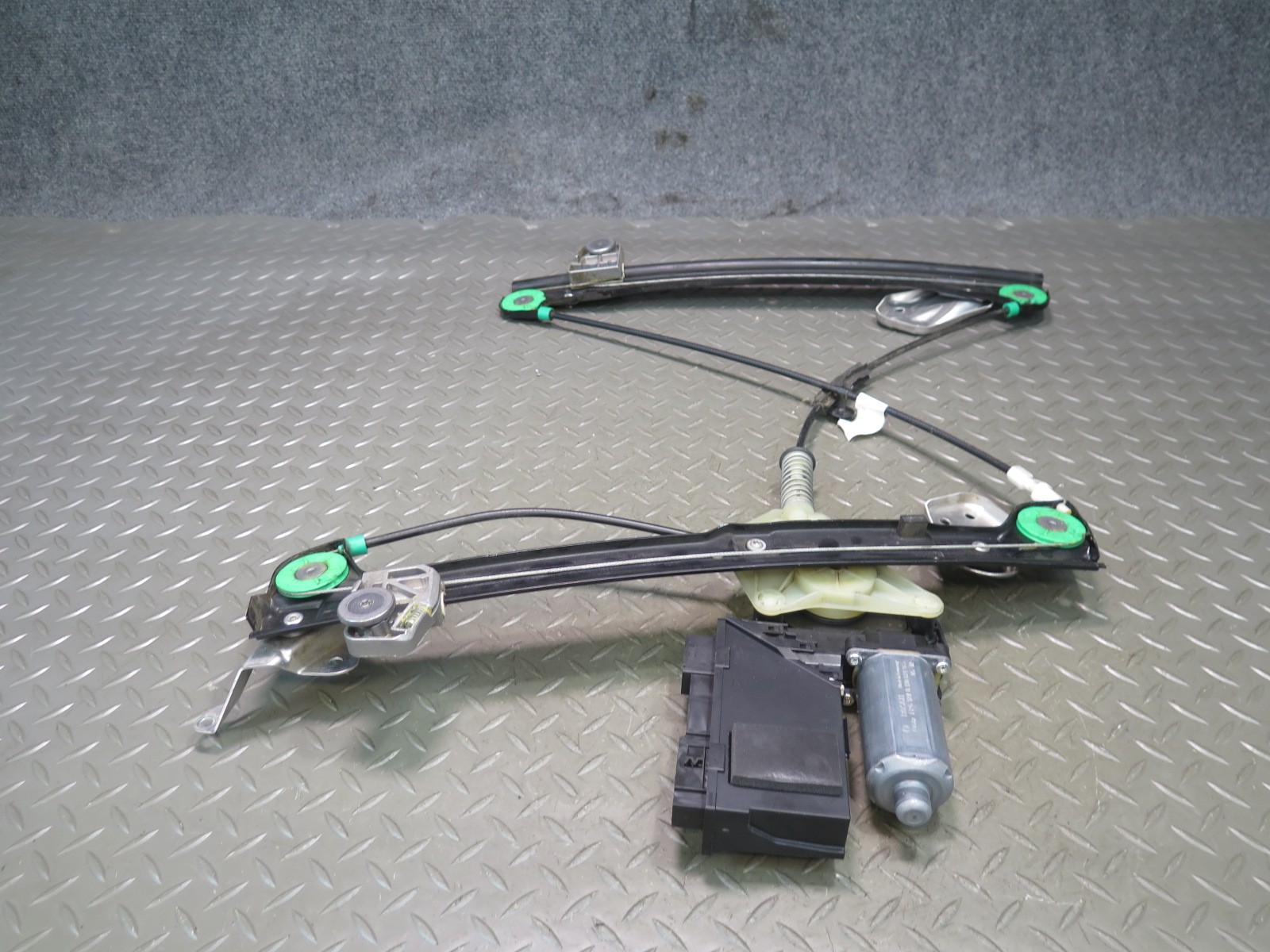 06-12 BENTLEY CONTINENTAL FLYING SPUR FRONT RIGHT DOOR WINDOW REGULATOR W/ MOTOR
