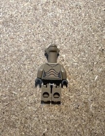 Lego Star Wars Dark Tan Geonosian Minifigure 7959 sw0320. Adult Owned.