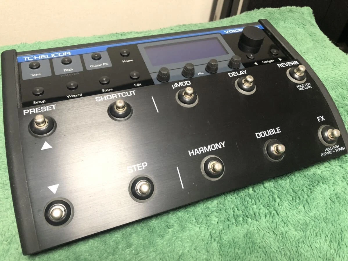 TC-HELICON VOICELIVE 2 Vocal Multi-Effects Processor Pedal