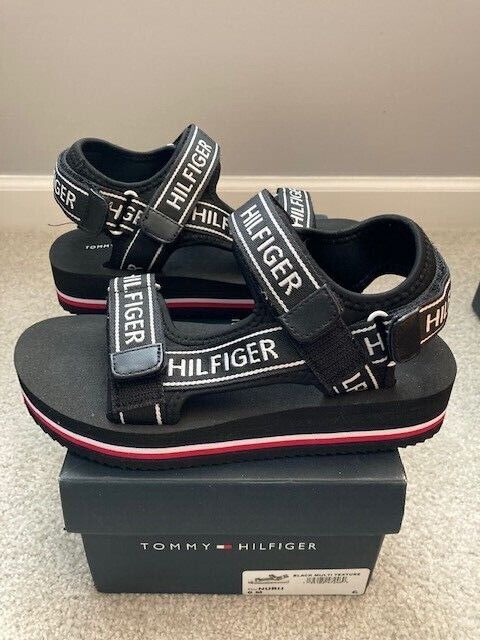 Tommy Hilfiger Nurii Hook And Loop Sport Sandals in Black