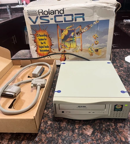 Roland VS-CDR  QPS CR-R/RW ~ CD-Rom Burner  2x Write 6x Read    FULLY FUNCTIONAL
