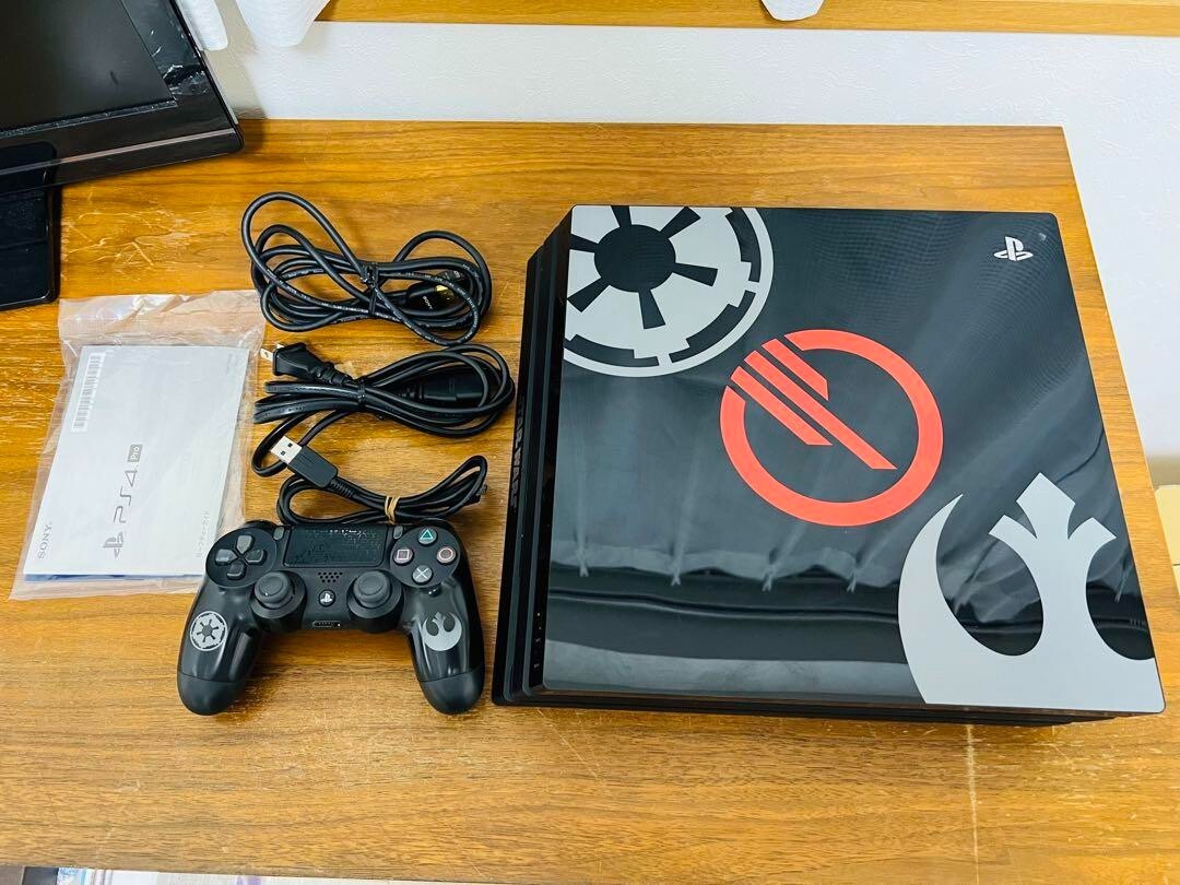 PlayStation 4 PRO Star Wars Battlefront II Limited Edition