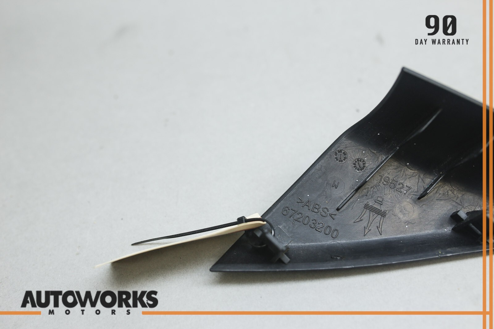 05-08 Maserati Quattroporte M139 Front Right Door Window Triangle Trim Cover OEM