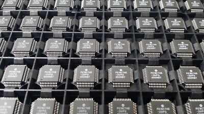 (10 PCS) PIC16C74B-20/PQ Microchip, IC MCU 8BIT 7KB OTP 44MQFP