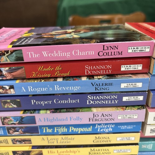 Lot of 20 Vintage Zebra Regency Romance Novels Mixed Authors (lot 2) - Foto 2 di 14