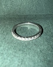 Platinum Claw-Set Diamond Wedding Band | 19 Round Brilliant Natural Diamonds K