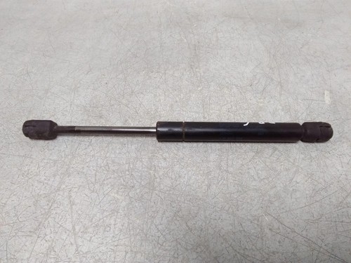 VW BORA 1J2 Heckklappe Gasdruckfeder rechts 1J5827552 1.90 Diesel 66kw 27539530