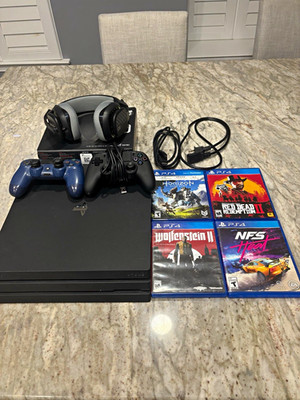 Sony PlayStation 4 Pro 1TB 4K Wi-Fi Bundle 2 Controllers Headset 4 Games