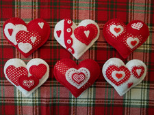Primitive Set of 6 Valentine's Day Hearts Bowl fillers/Ornies 