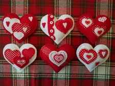 Primitive Set of 6 Valentine's Day Hearts Bowl fillers/Ornies 