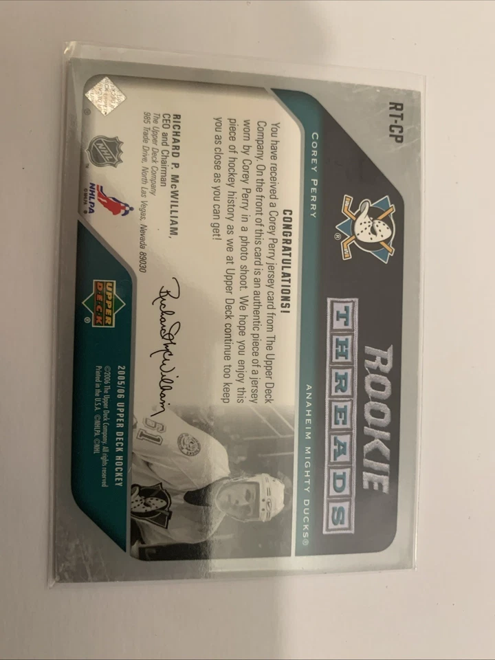 Corey Perry ROOKIE THREADS UPPER DECK SERIES 1 2005-06 #RT-CP - Image 4 of 4
