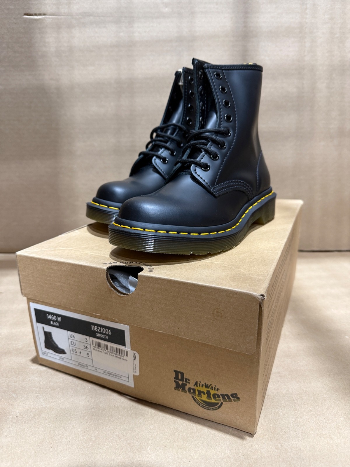 Dr. Martens 1460 Women's Original Smooth Leather Lace Up Boots - New, Size 5.