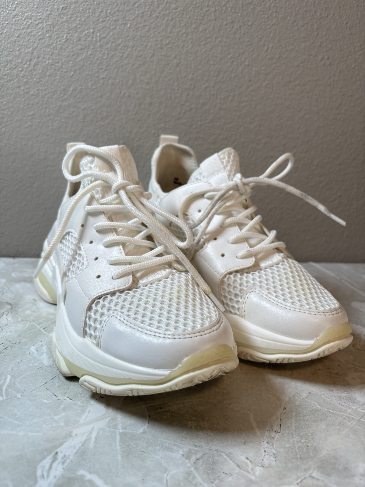 SAOLA Steve Madden Arelle sneaker suola esagerata donna taglia 9 M bianco tempo libero