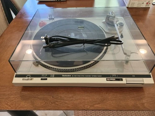 Technics SL-D20 Direct Drive Turntable