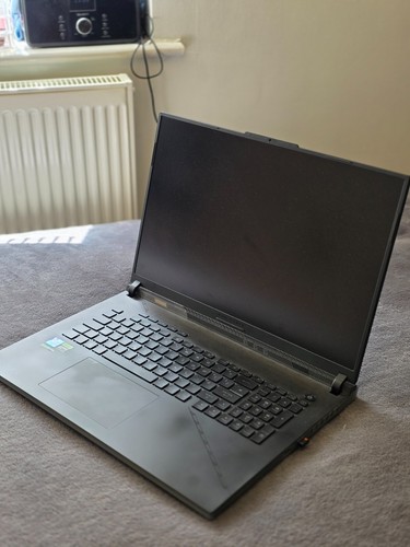 ASUS ROG Strix SCAR 18 | GeForce RTX 4090 |G834JY, QHD+ 240Hz, i9 13980HX, 32GB - Photo 2/7