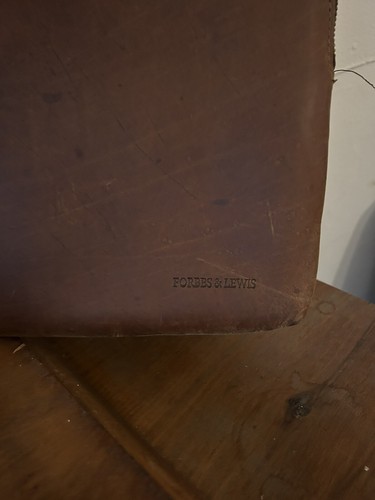 Forbes & Lewis brązowe skórzane etui na laptopa z paskami - Zdjęcie 2 z 2