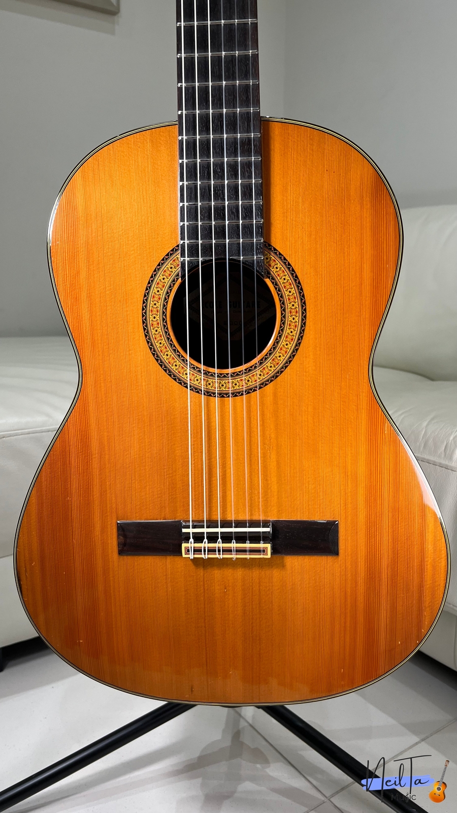 i【希少】 高級 跳ねる ハカランダ Luthier E500 クラシックギター 松