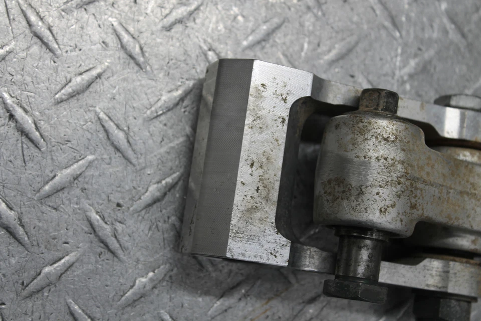 Yamaha TTR250 1999 dogbone trasero acoplamiento amortiguador enlace 4gy-2217A-00-00 Foto 2 de 4