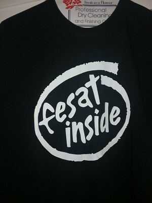 MEN'S BLACK T SHIRT WITH ''FESAT INSIDE'' PRINT, MEDIUM