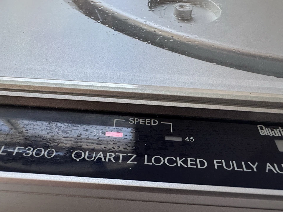 JVC QL-F300 Direct Drive Turntable For Parts Only – No Platter, No Cartridge - Image 3 of 4