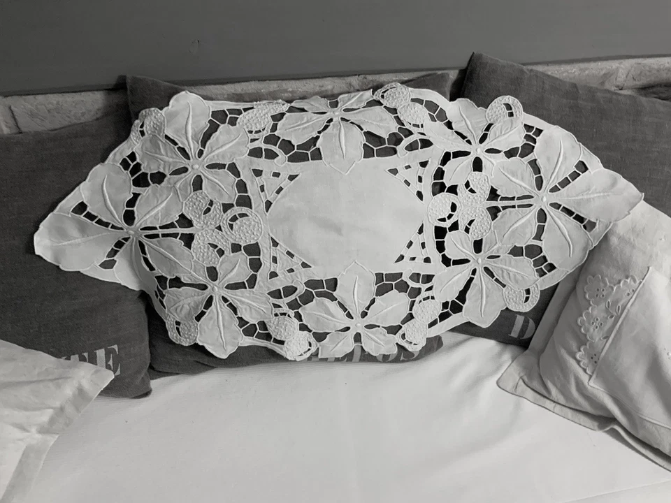 linge ancien Grand Napperon Ovale En Lin Broderie RICHELIEU Et Point De Bourdon - Photo 3/4