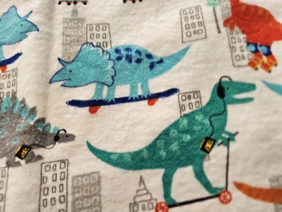 Joann Telas Super Acurrucadas Algodón Franela Ciudad Dinosaurios 44"W X 35"L Nuevo Foto 3 de 4