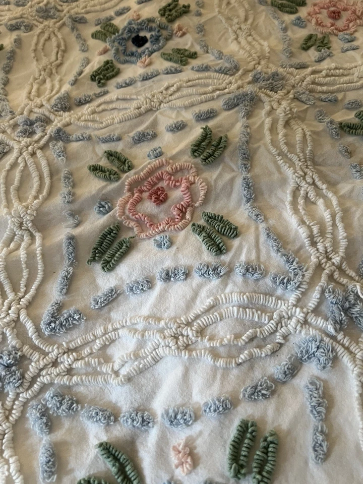 Chenille Bedspread King - Image 4 of 4